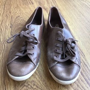 Converse leather all star women’s size 8